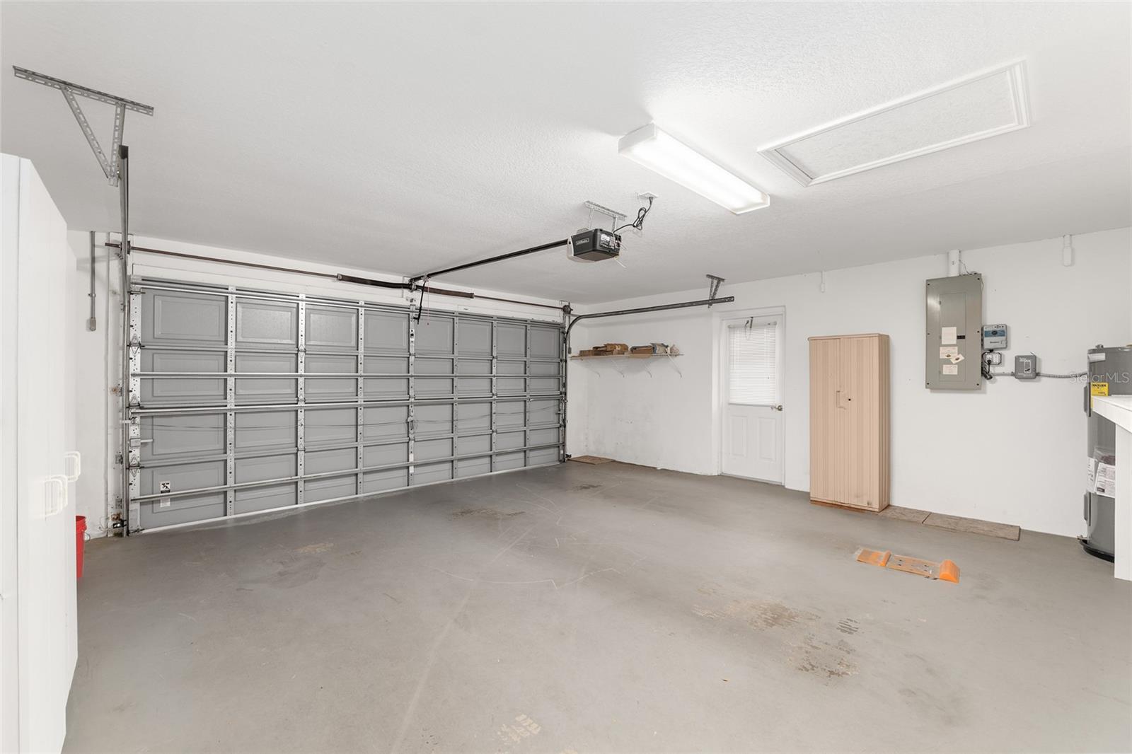 OCALA PALMS UN 07 - Residential Lease