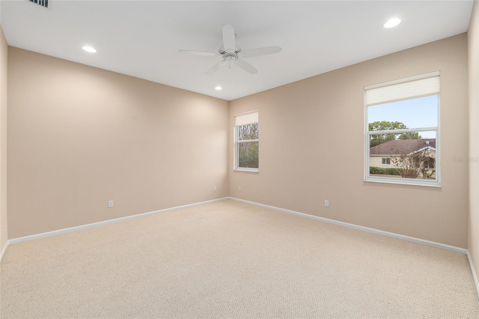 OCALA PALMS UN 07 - Residential Lease