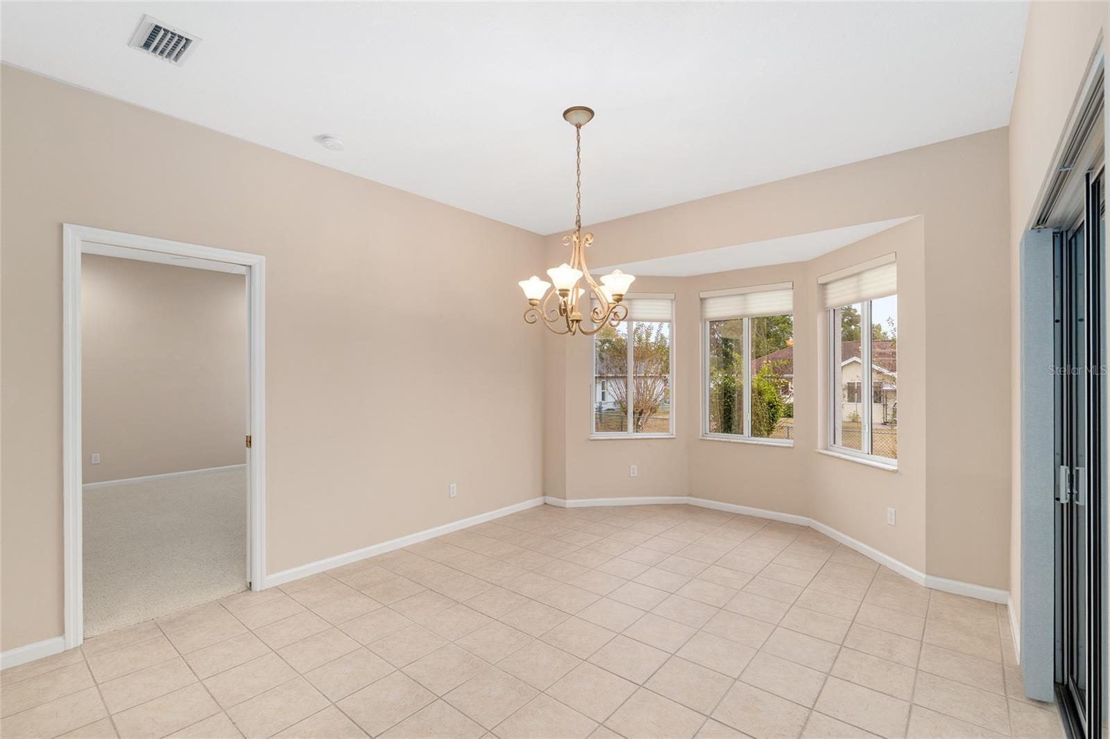 OCALA PALMS UN 07 - Residential Lease