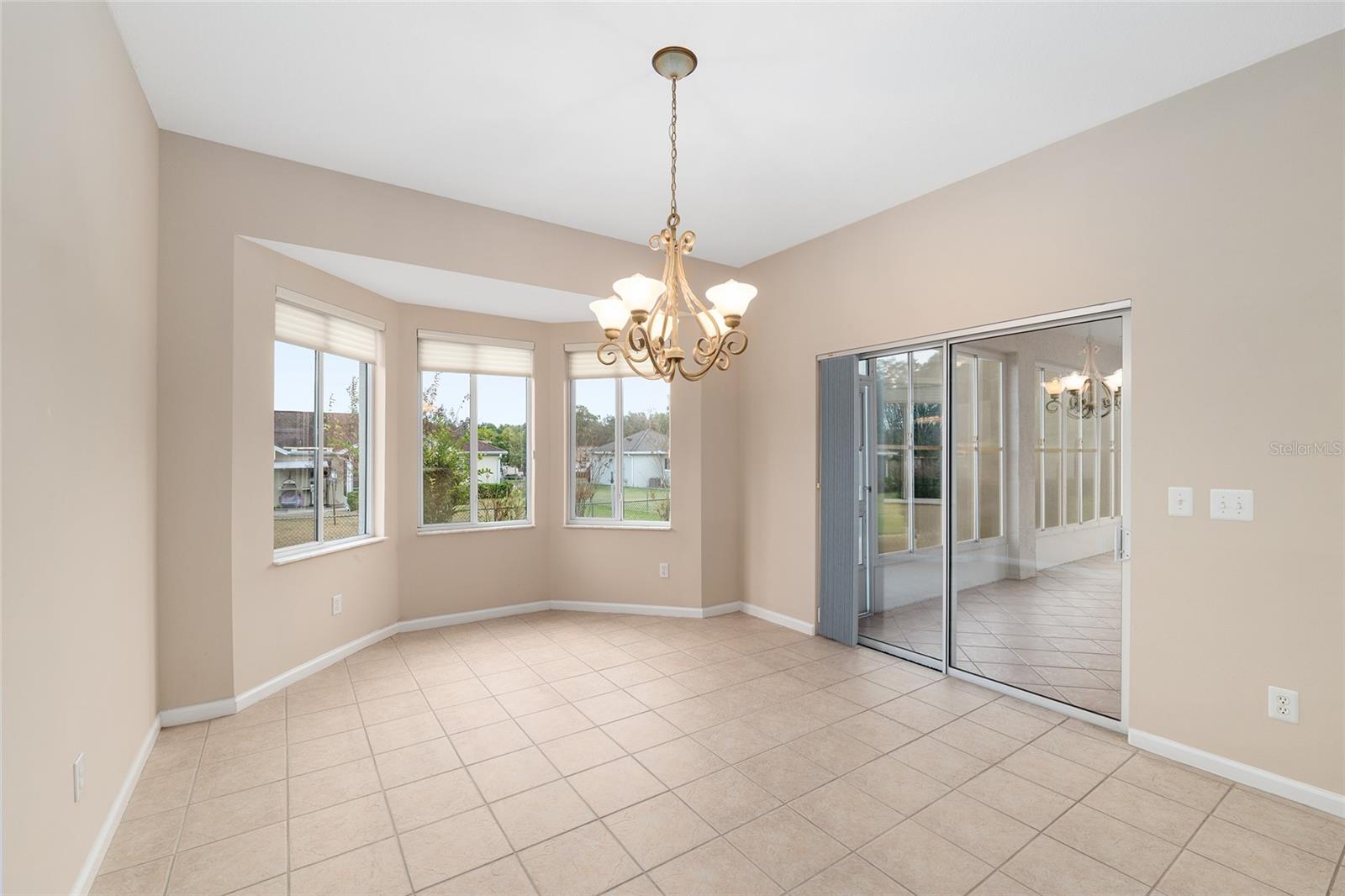 OCALA PALMS UN 07 - Residential Lease