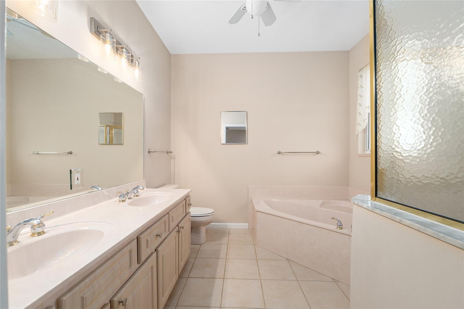 OCALA PALMS UN 07 - Residential Lease