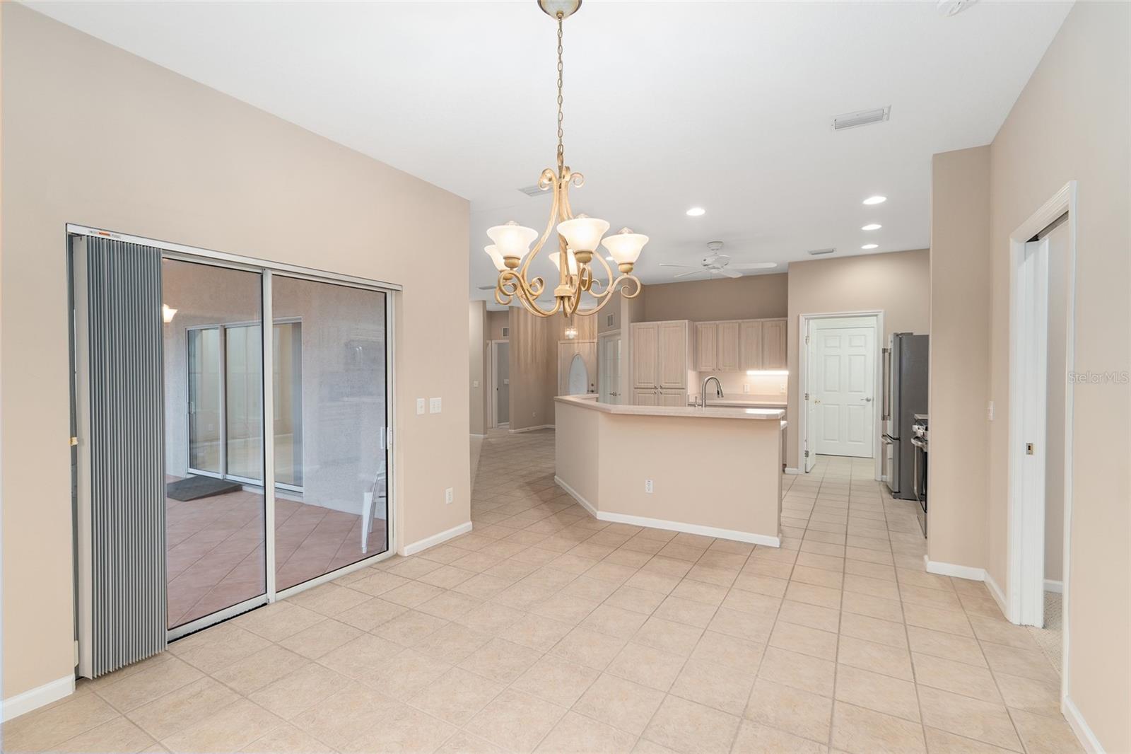 OCALA PALMS UN 07 - Residential Lease