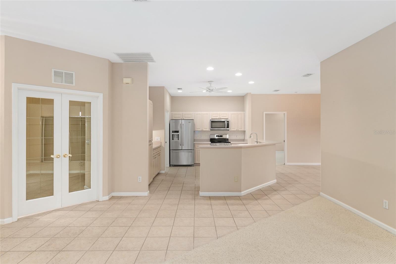 OCALA PALMS UN 07 - Residential Lease