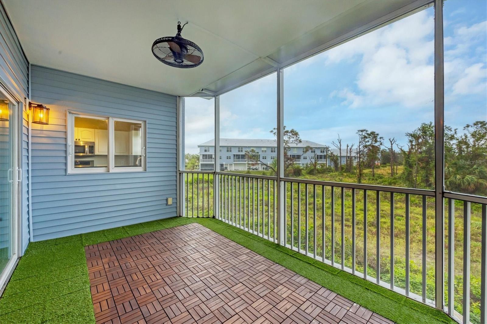 TOWNHOUSES/CAPE HAZE - Residential