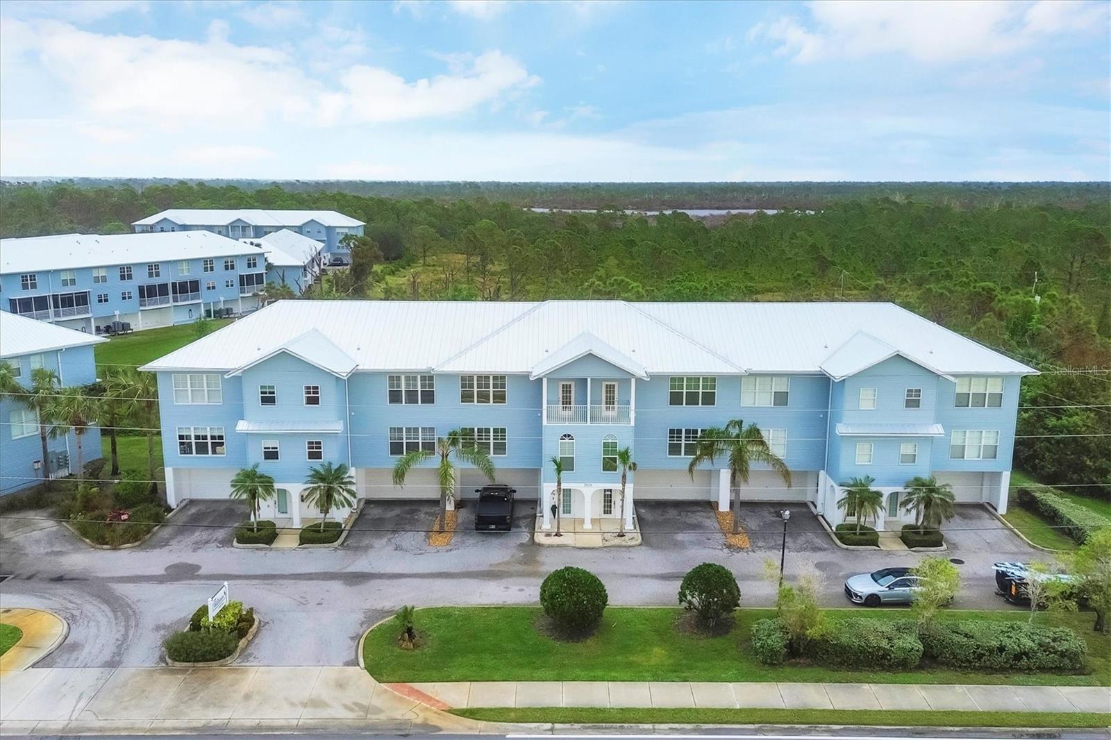 TOWNHOUSES/CAPE HAZE - Residential