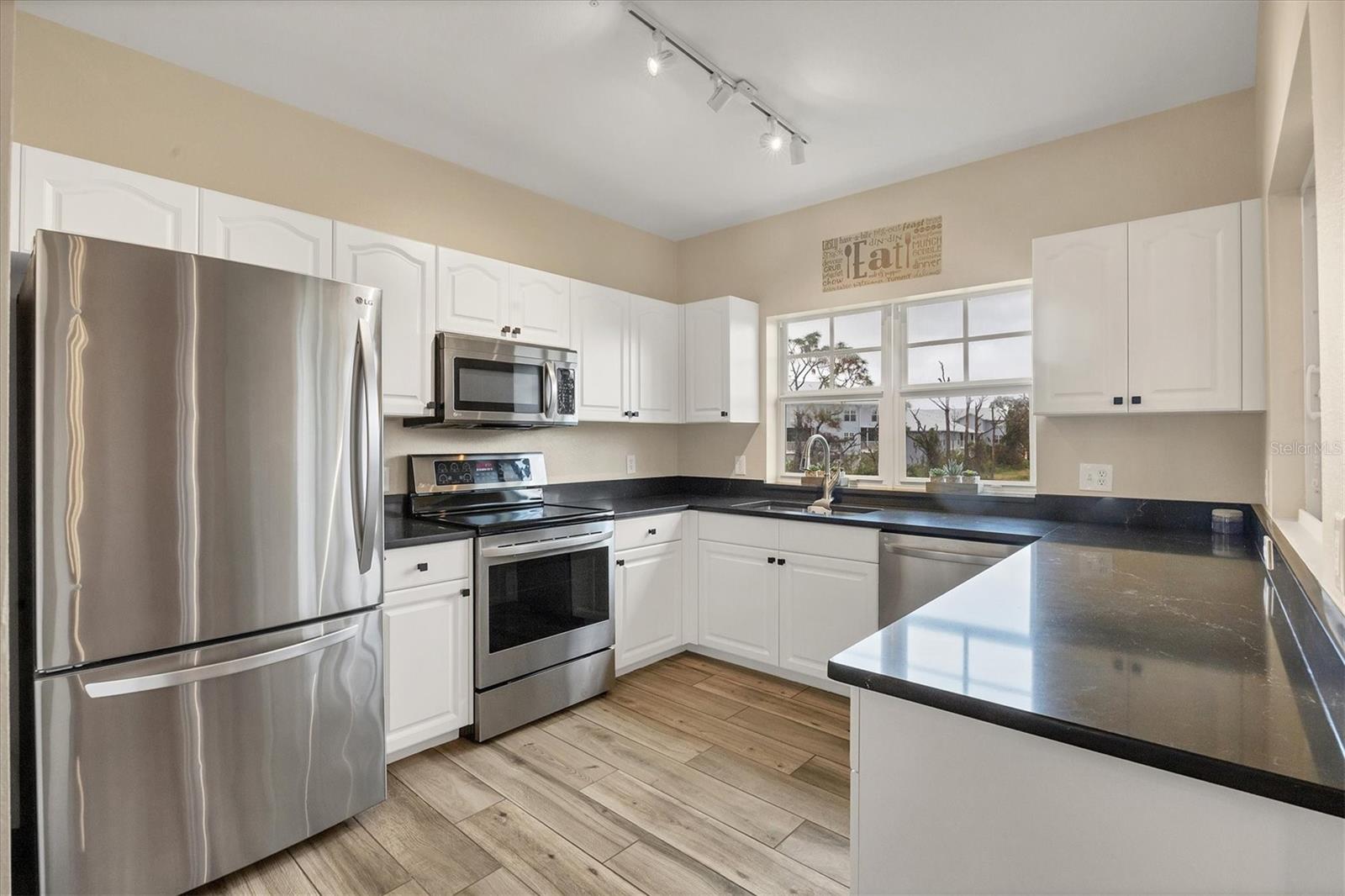 TOWNHOUSES/CAPE HAZE - Residential