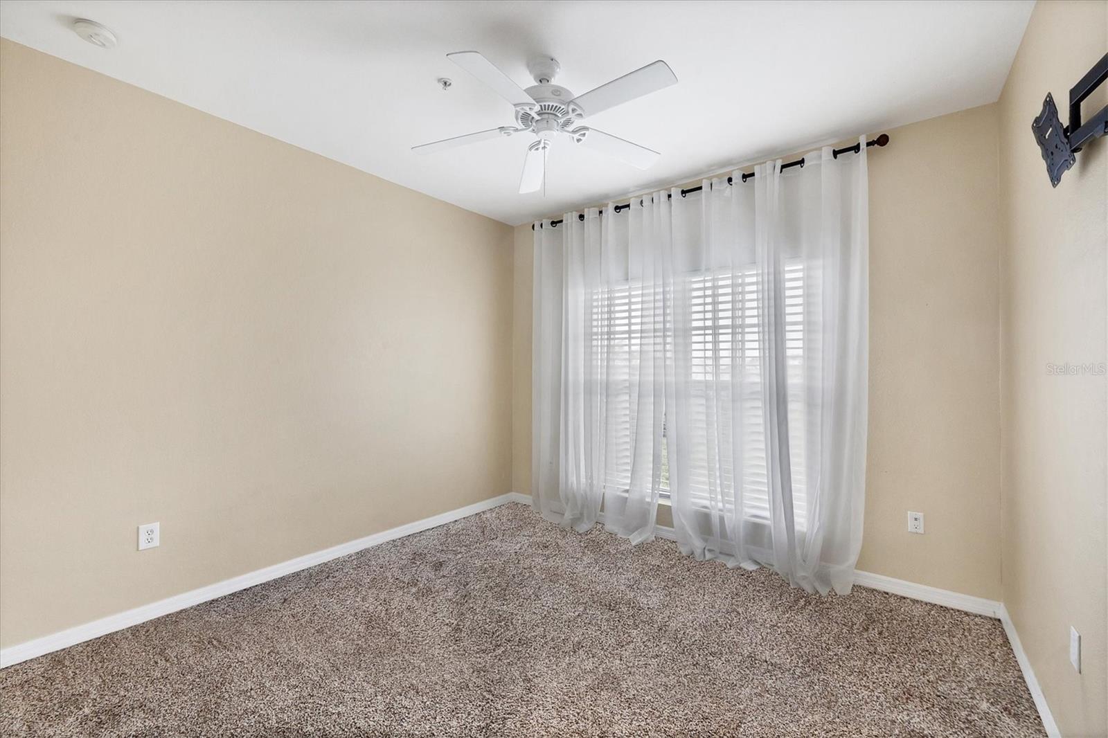 TOWNHOUSES/CAPE HAZE - Residential