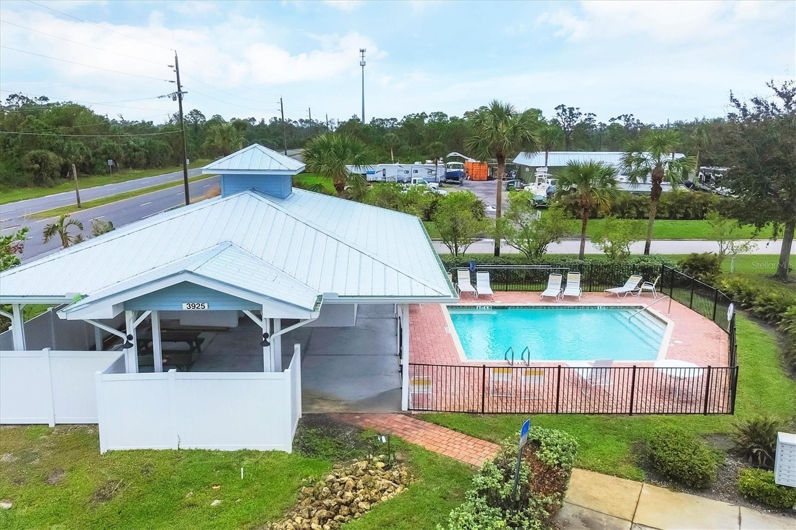 TOWNHOUSES/CAPE HAZE - Residential