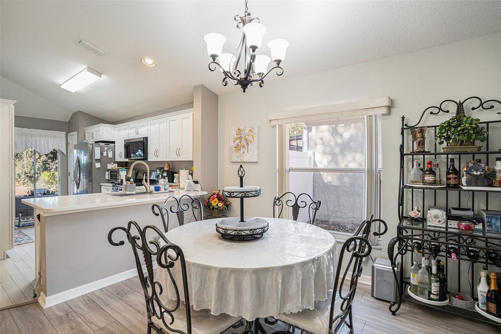 310 SUMMER SAILS DRIVE