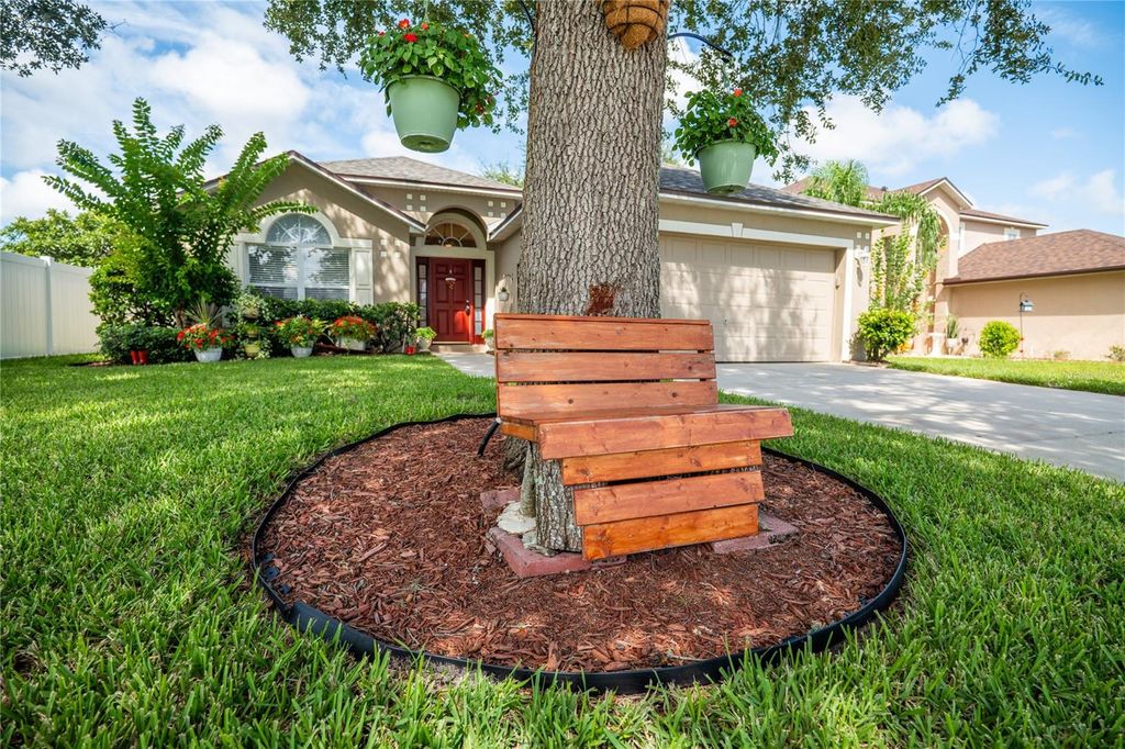 Photo of 2123 Anoka Way, Leesburg, FL 34748 (MLS # O6340931)