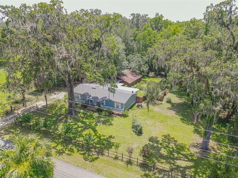 Photo of 2634 Cr 416n, Lake Panasoffkee, FL 33538 (MLS # G5098045)