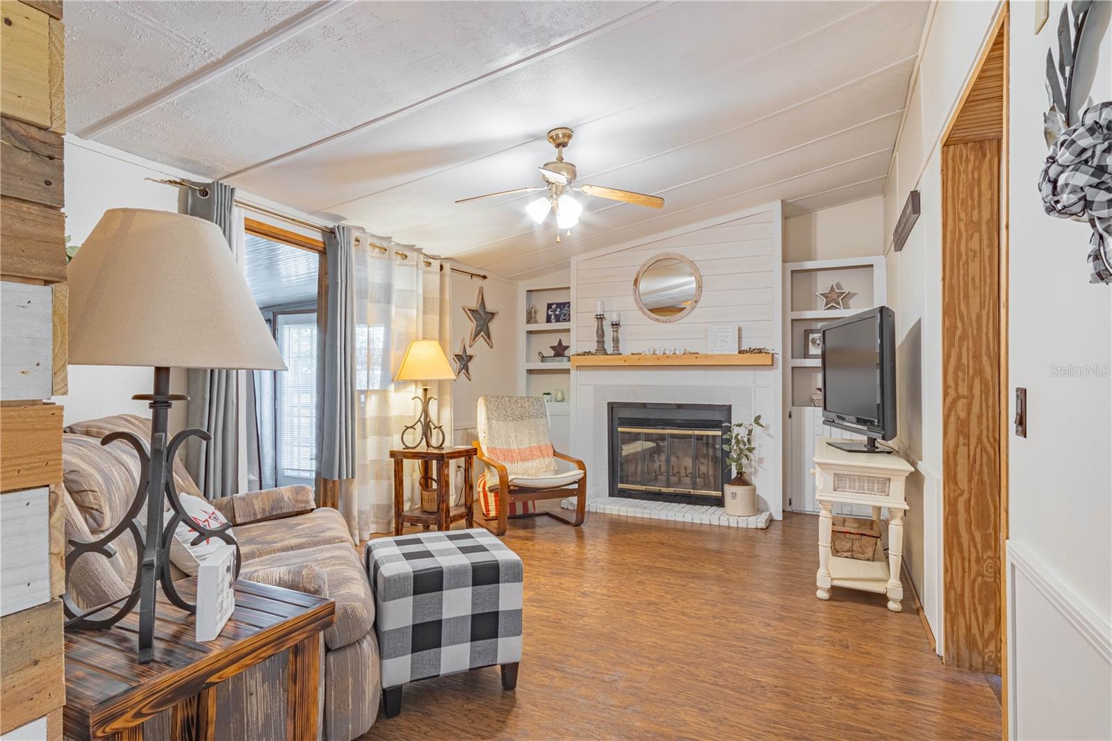 THE S 1/2 OF N 1/2 OF SE 1/4 OF NW 1/4 - Residential