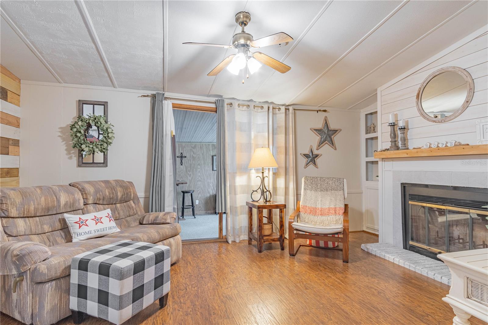 THE S 1/2 OF N 1/2 OF SE 1/4 OF NW 1/4 - Residential