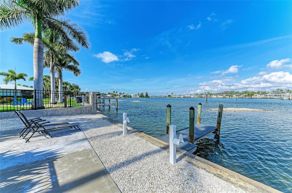 Photo of 282 Santa Maria Street, Venice, FL 34285 (MLS # A4677246)