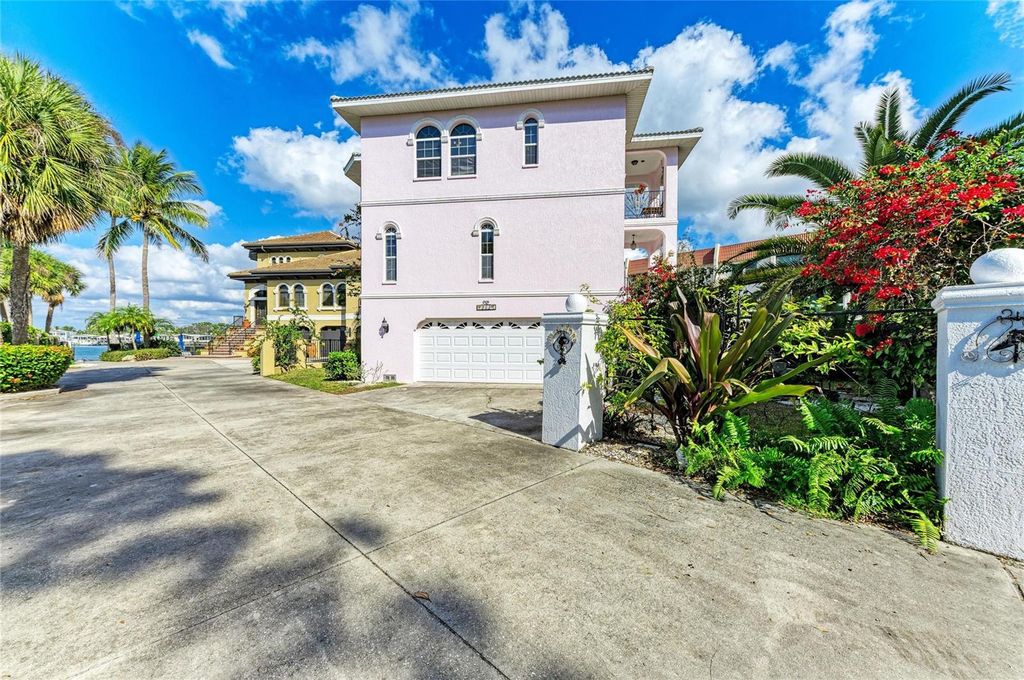 Photo of 282 Santa Maria Street, Venice, FL 34285 (MLS # A4677246)