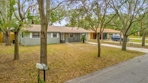 A home in MINNEOLA