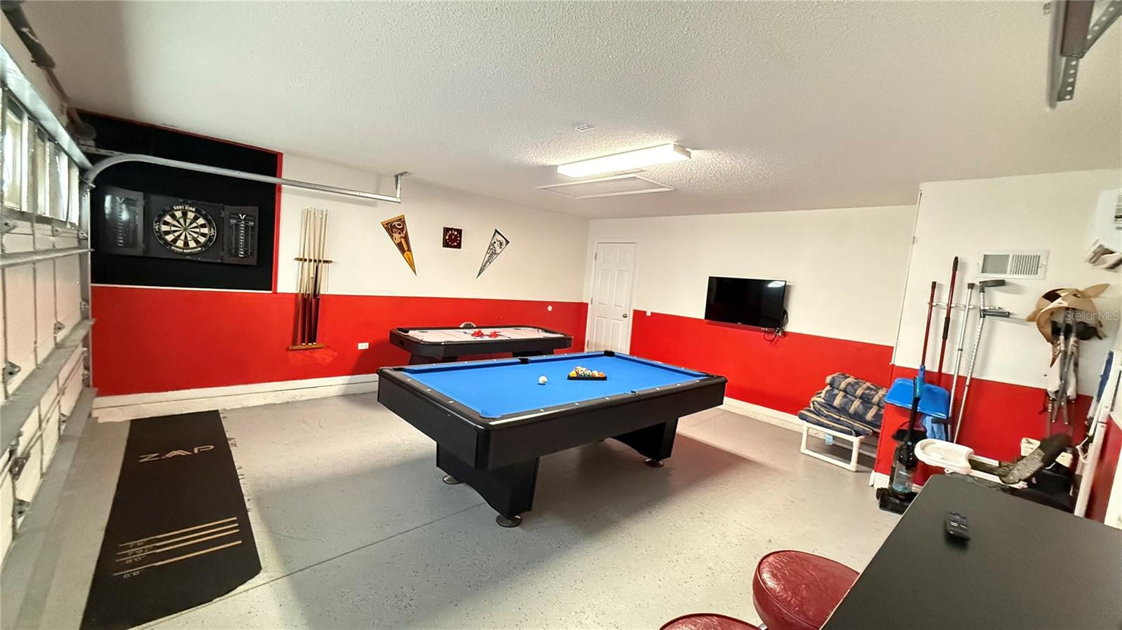 ROLLING HILLS ESTATES UNIT 2 AT FORMOSA GARDENS - Residential