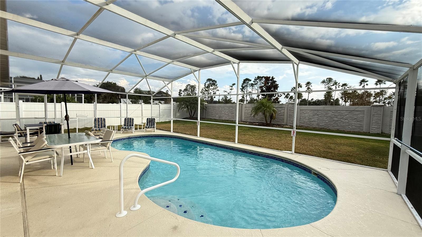 ROLLING HILLS ESTATES UNIT 2 AT FORMOSA GARDENS - Residential