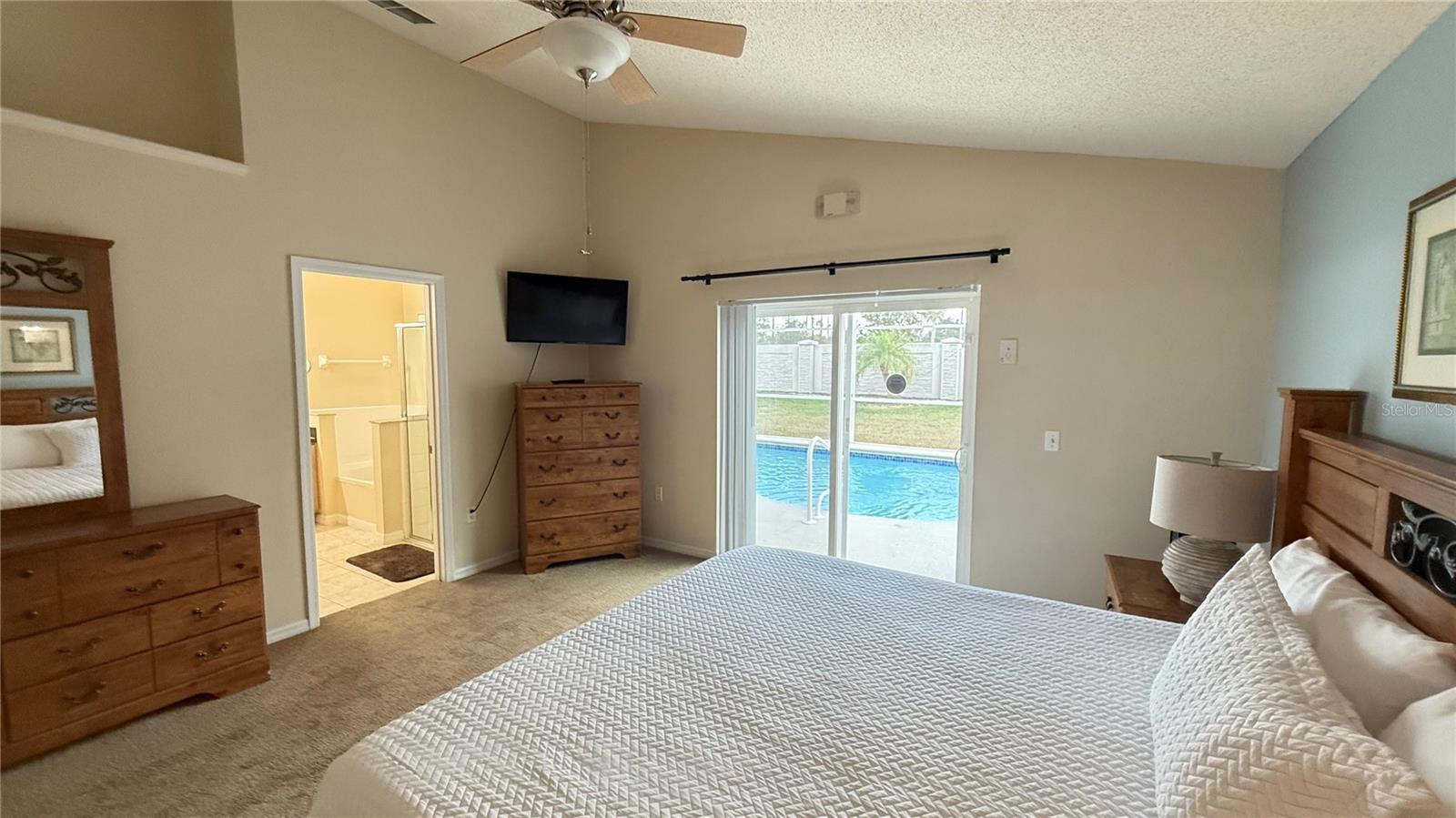 ROLLING HILLS ESTATES UNIT 2 AT FORMOSA GARDENS - Residential