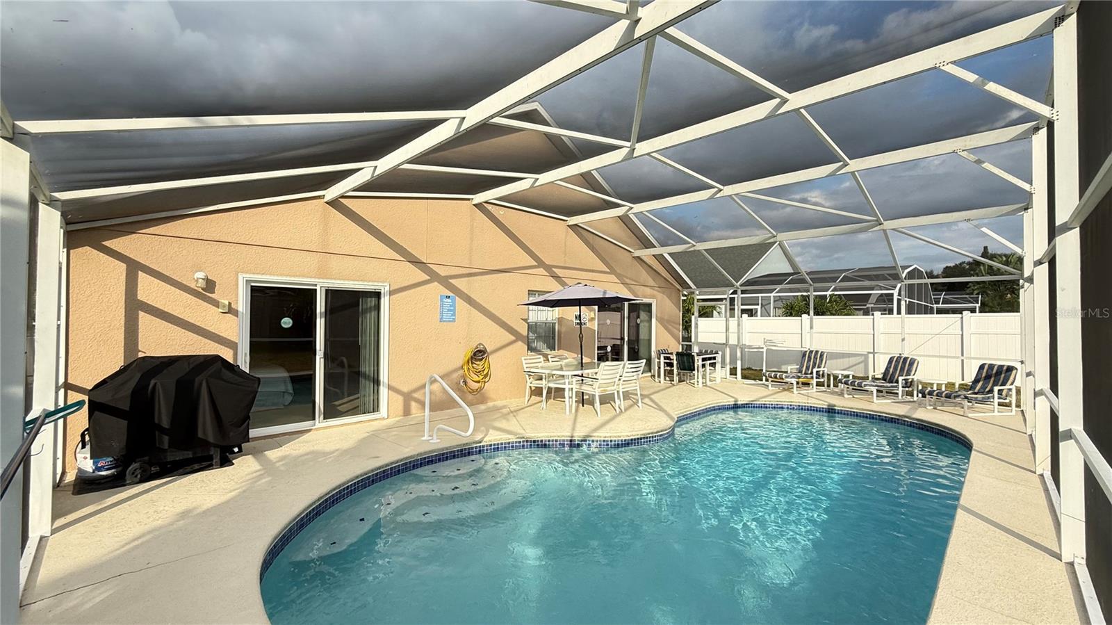 ROLLING HILLS ESTATES UNIT 2 AT FORMOSA GARDENS - Residential