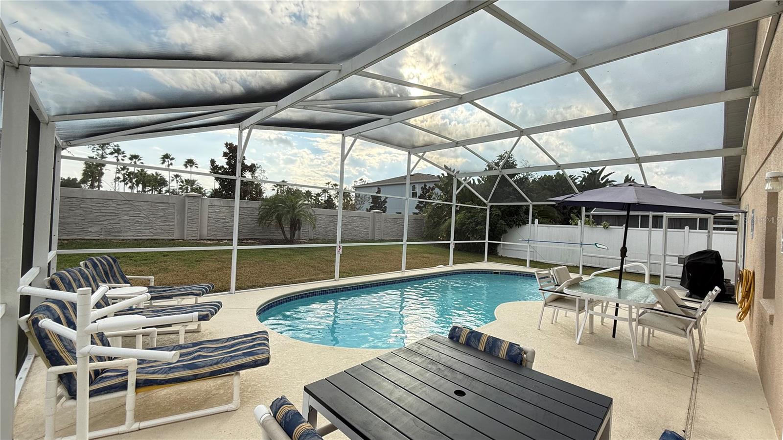 ROLLING HILLS ESTATES UNIT 2 AT FORMOSA GARDENS - Residential