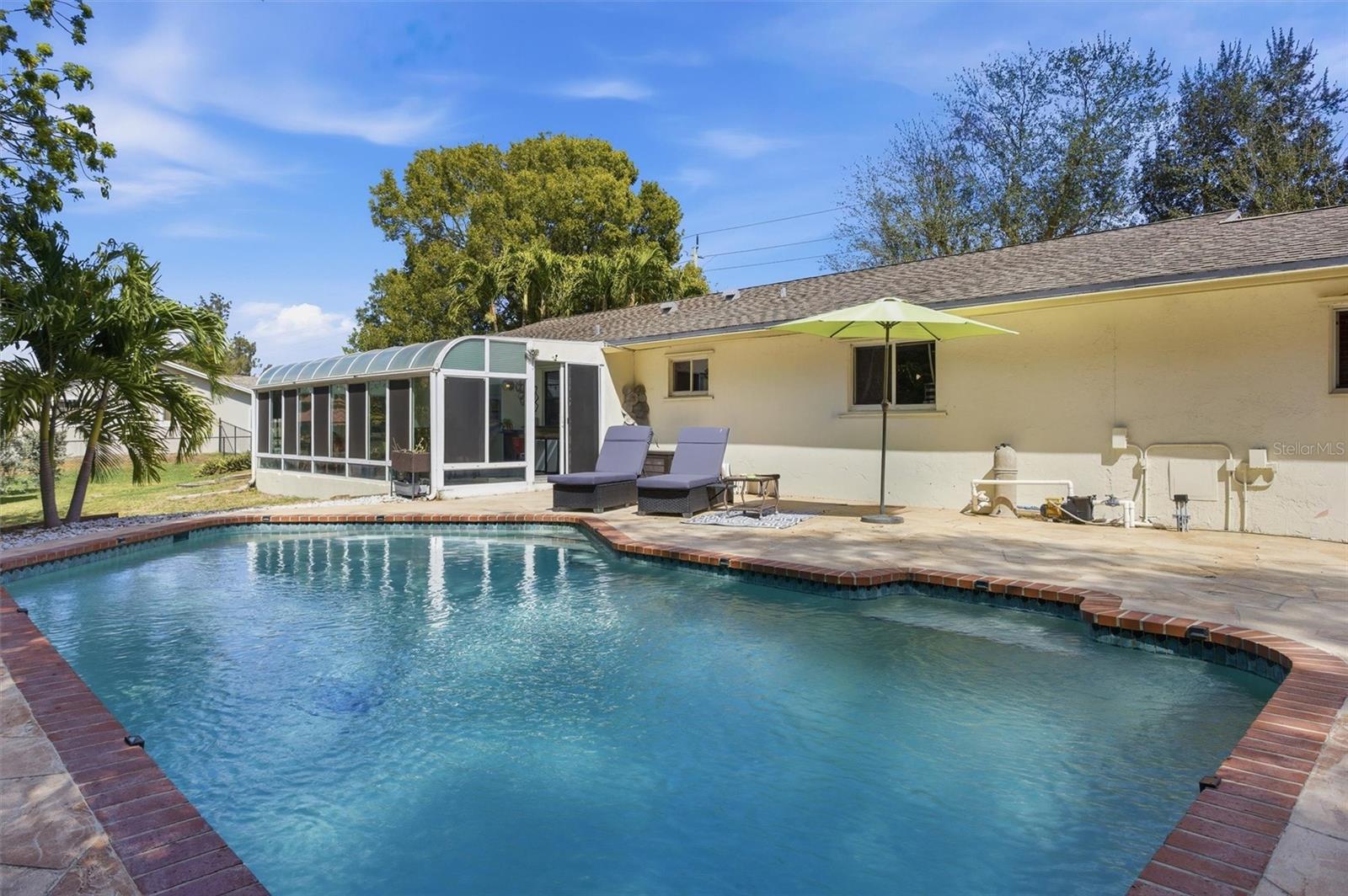 THE BLUE WATER 91-34 B - Residential