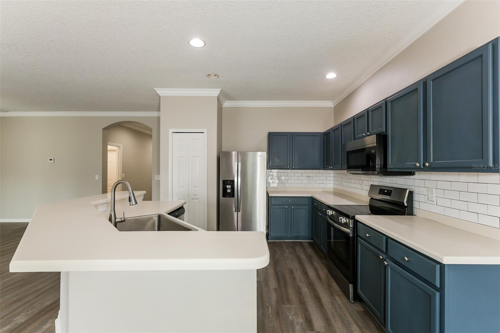 ESTATES AT PARSONS POINTE - Residential
