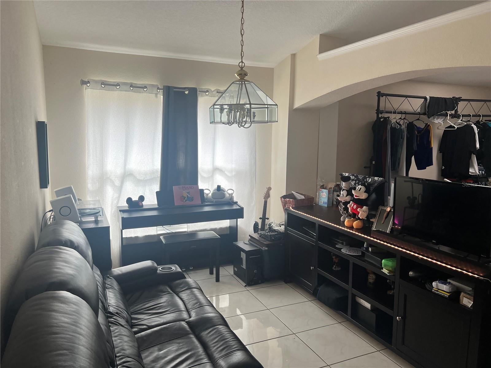 2502 CROWN RIDGE CIRCLE