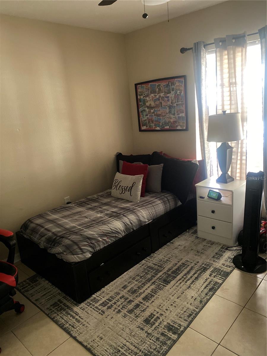 SUMMERVIEW OAKS SUB - Residential