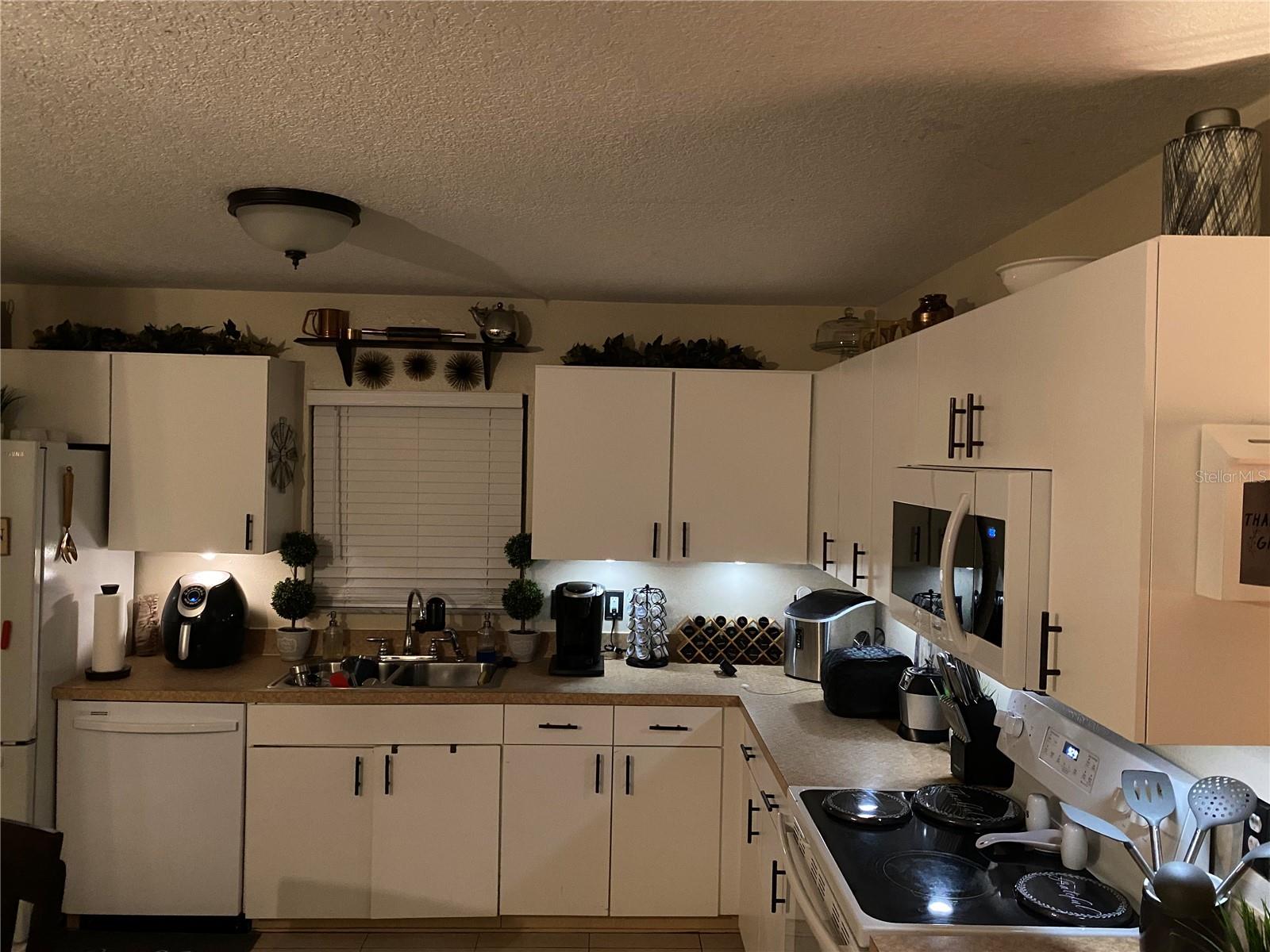 SUMMERVIEW OAKS SUB - Residential