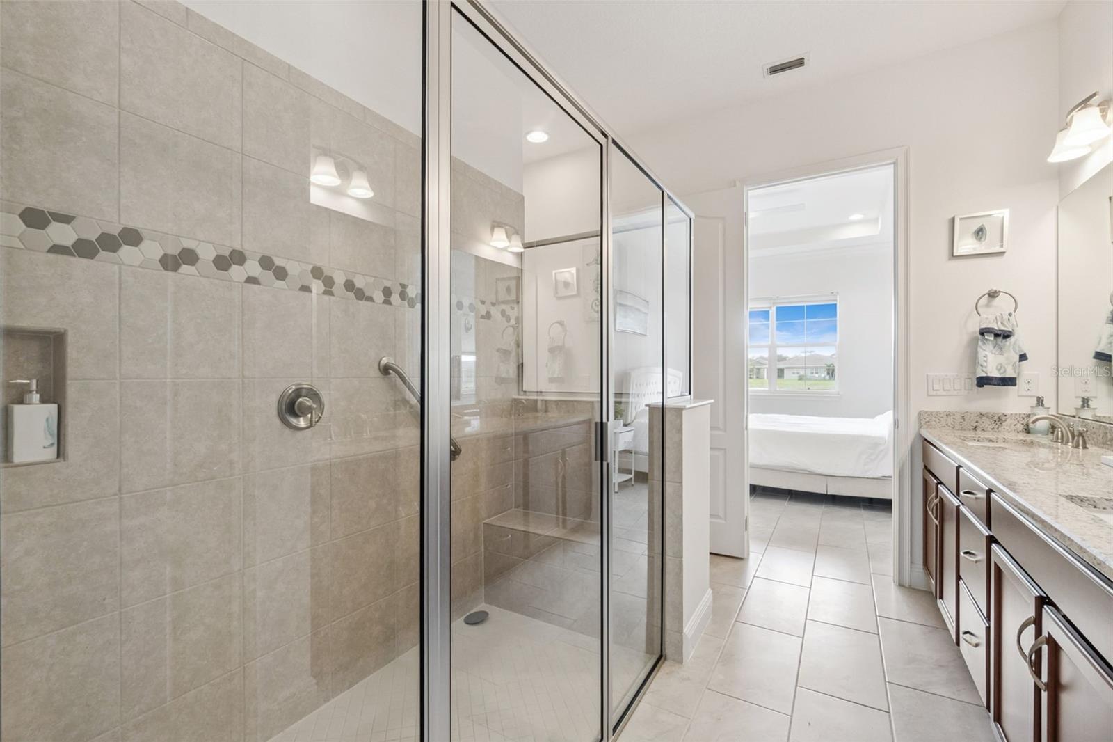 NORTHWEST LAKESIDE GROVES PH 2 - Residential Lease