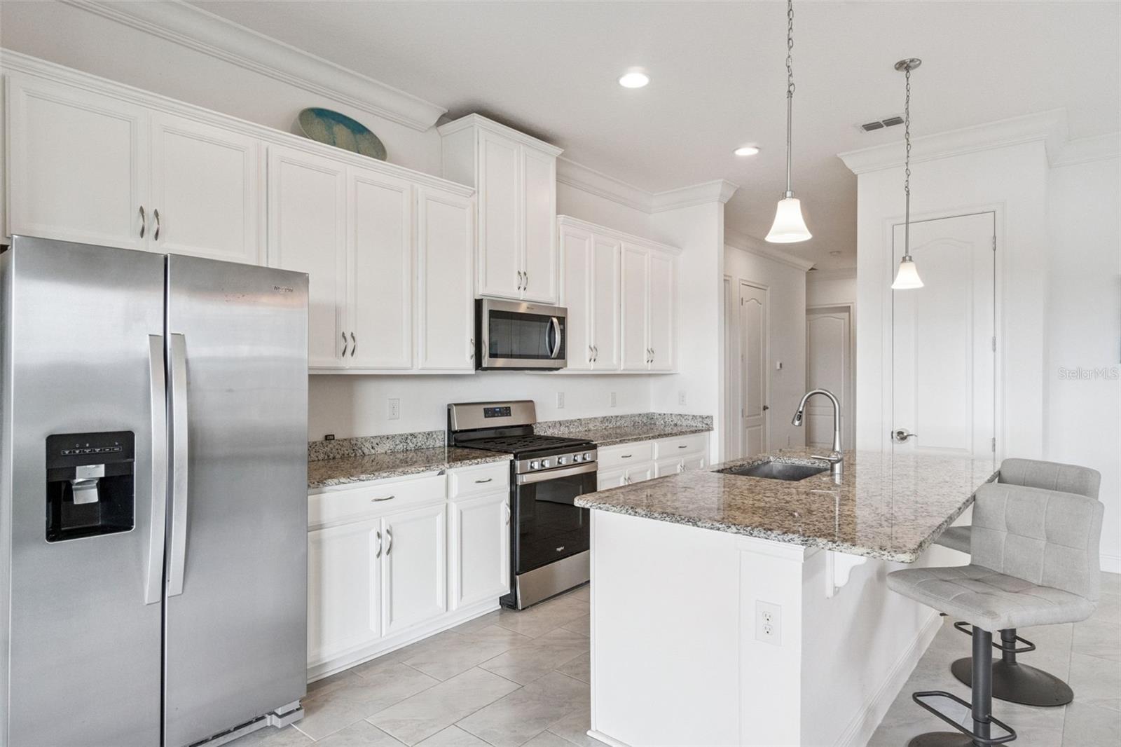 NORTHWEST LAKESIDE GROVES PH 2 - Residential Lease