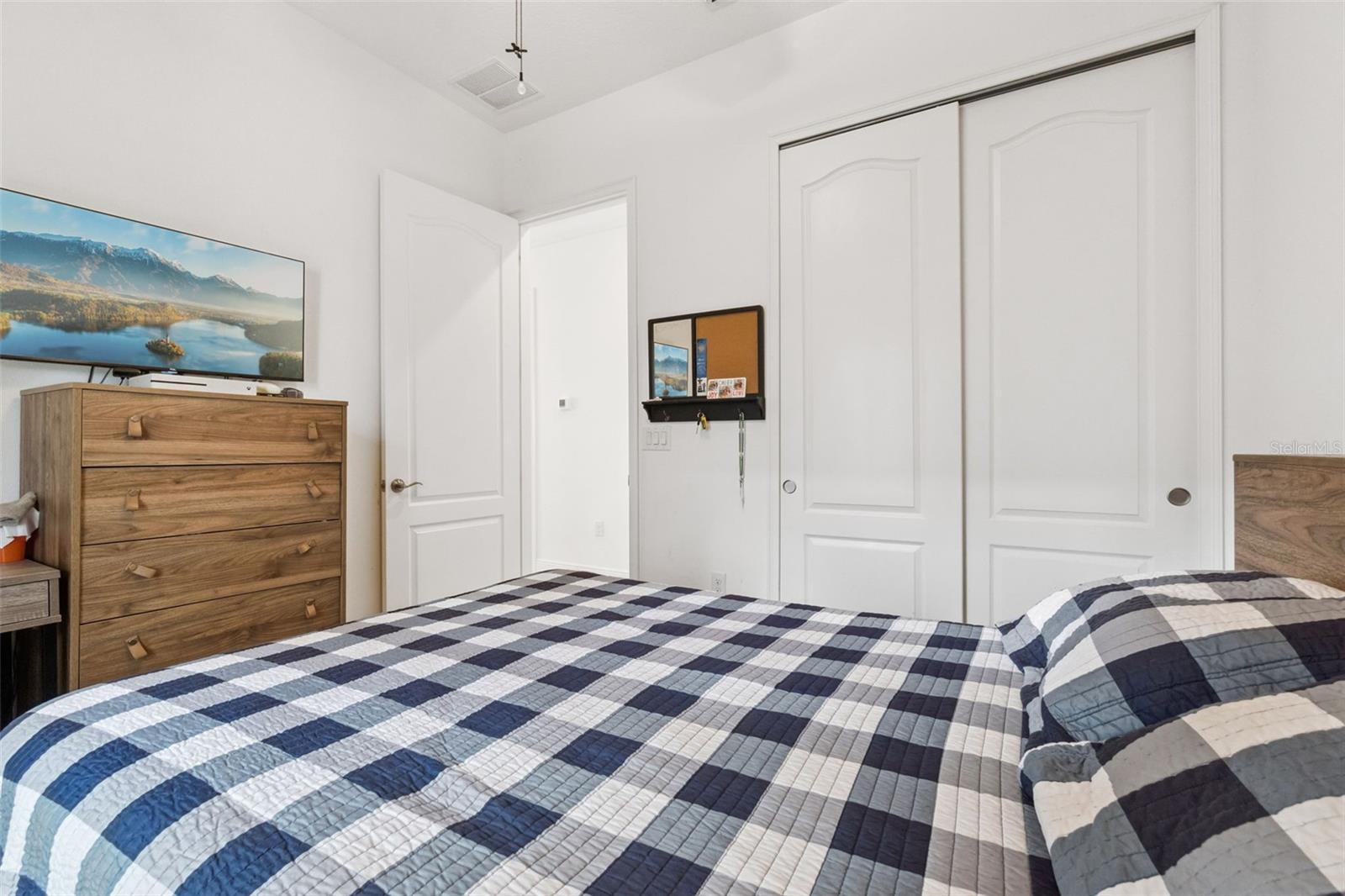 NORTHWEST LAKESIDE GROVES PH 2 - Residential Lease