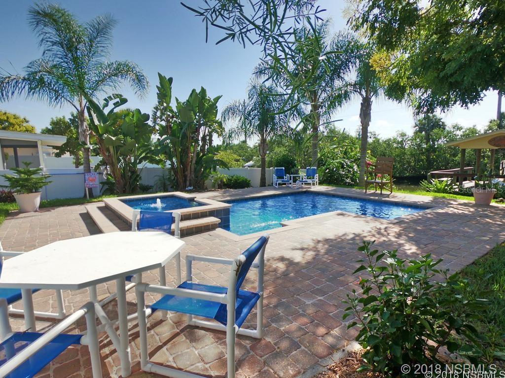 Bouchelles Island - Residential