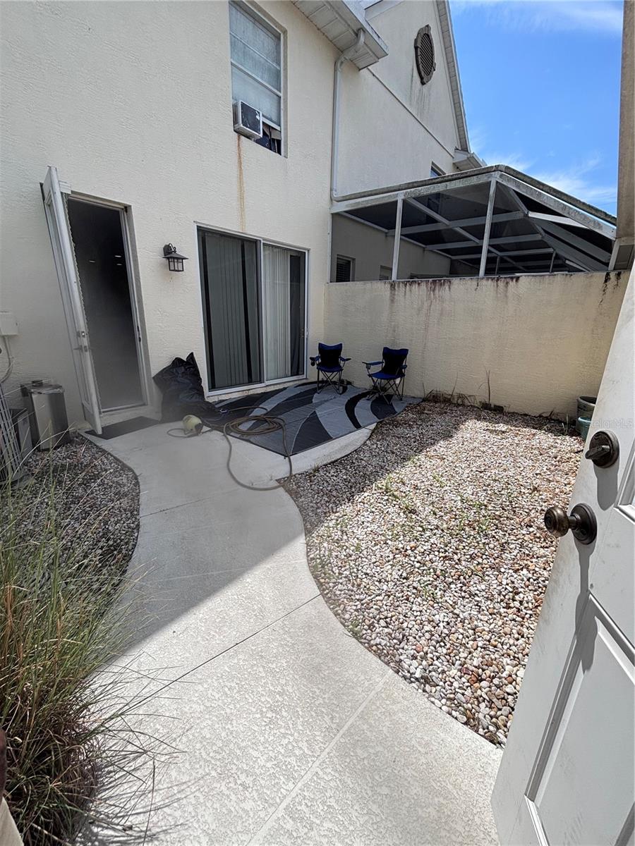 5638 SIMONTON
