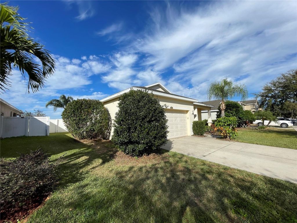 Photo of 12218 Fairlawn Drive, Riverview, FL 33579 (MLS # O6367109)
