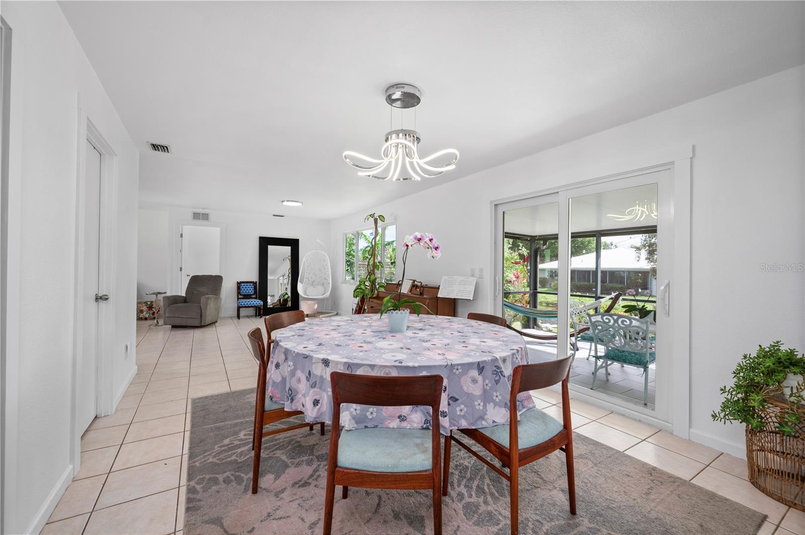 CHARLOTTE PARK - Residential