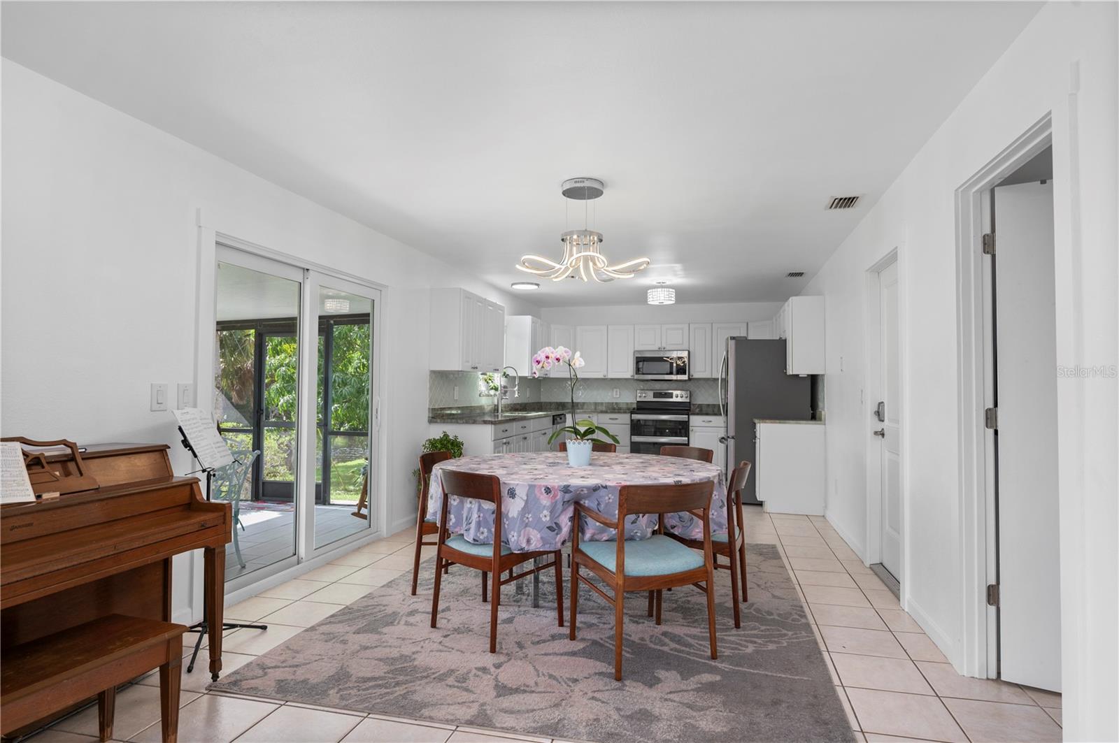 CHARLOTTE PARK - Residential