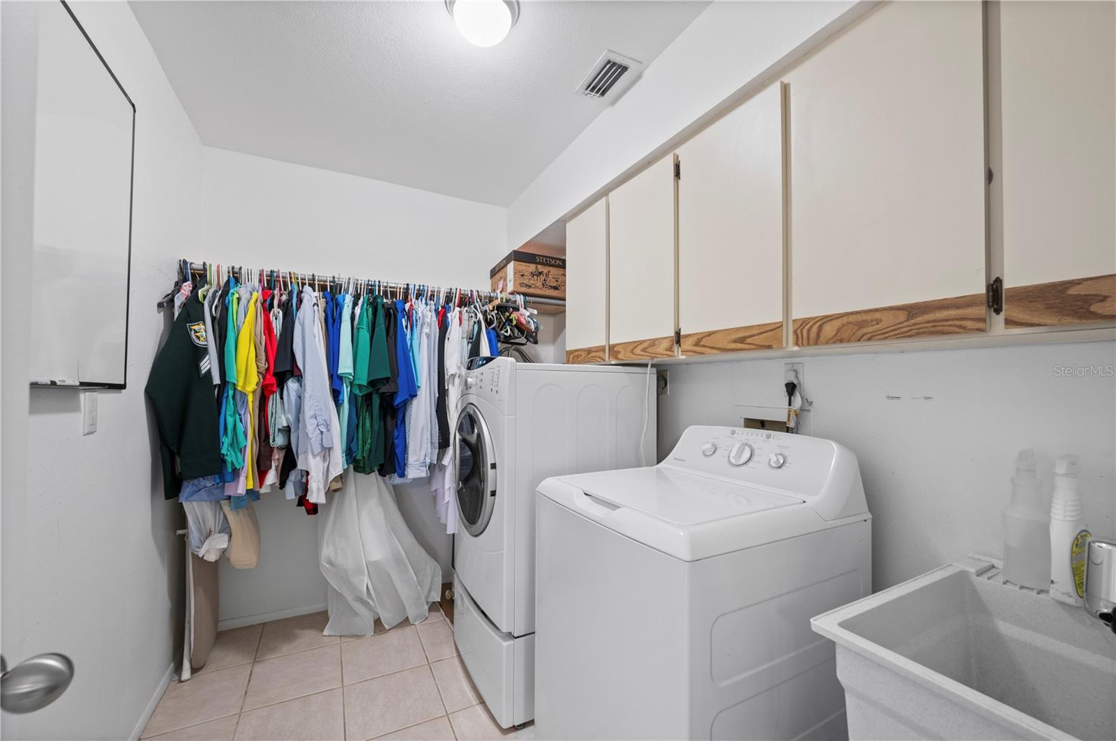 CHARLOTTE PARK - Residential