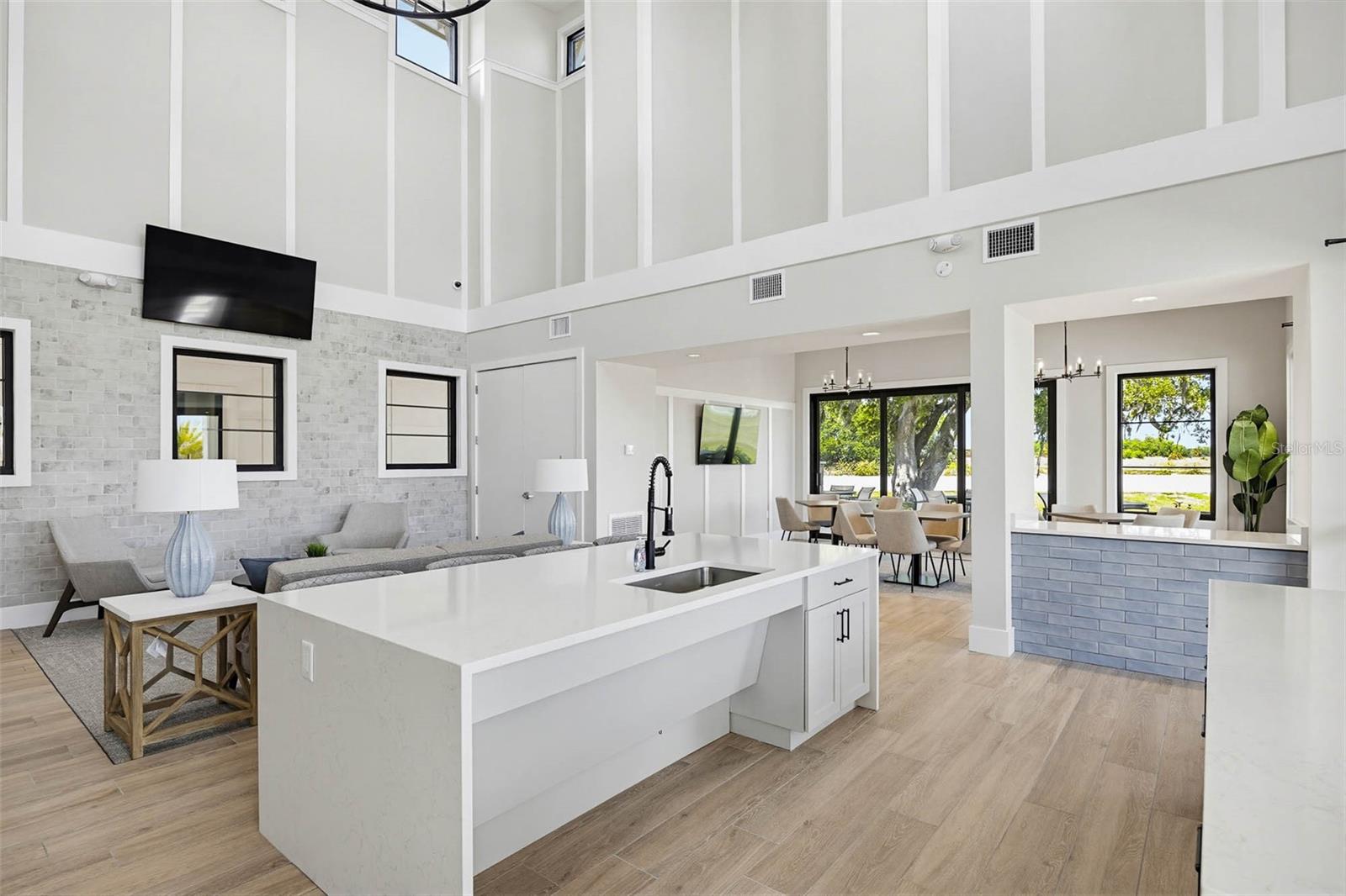 GROVE/STUART XING PH ONE - Residential