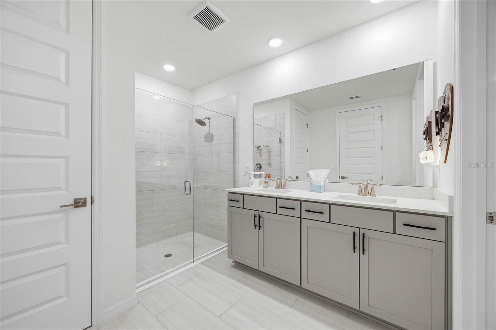 GROVE/STUART XING PH ONE - Residential