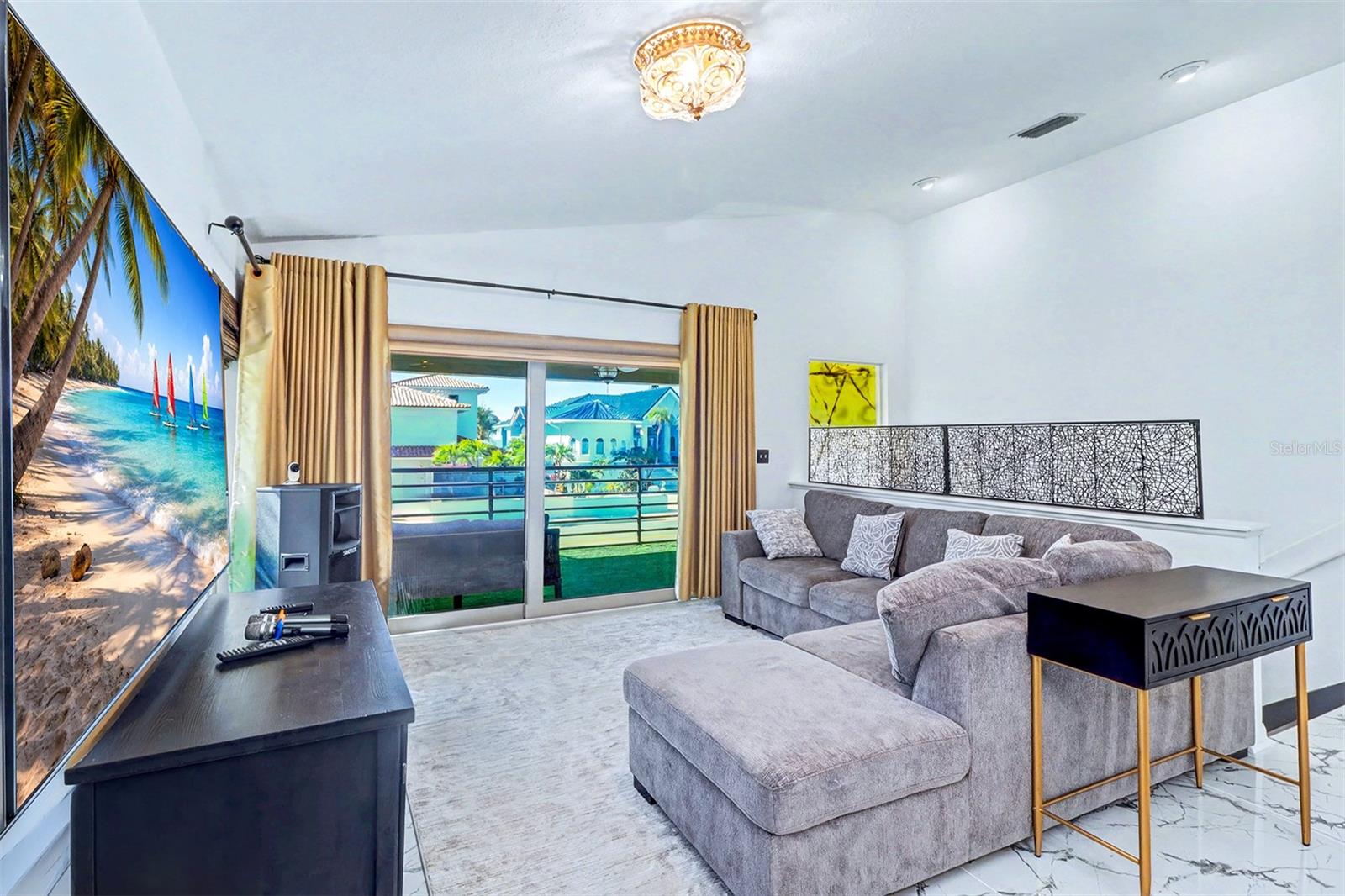 LONE PALM BEACH 1ST ADD - Residential