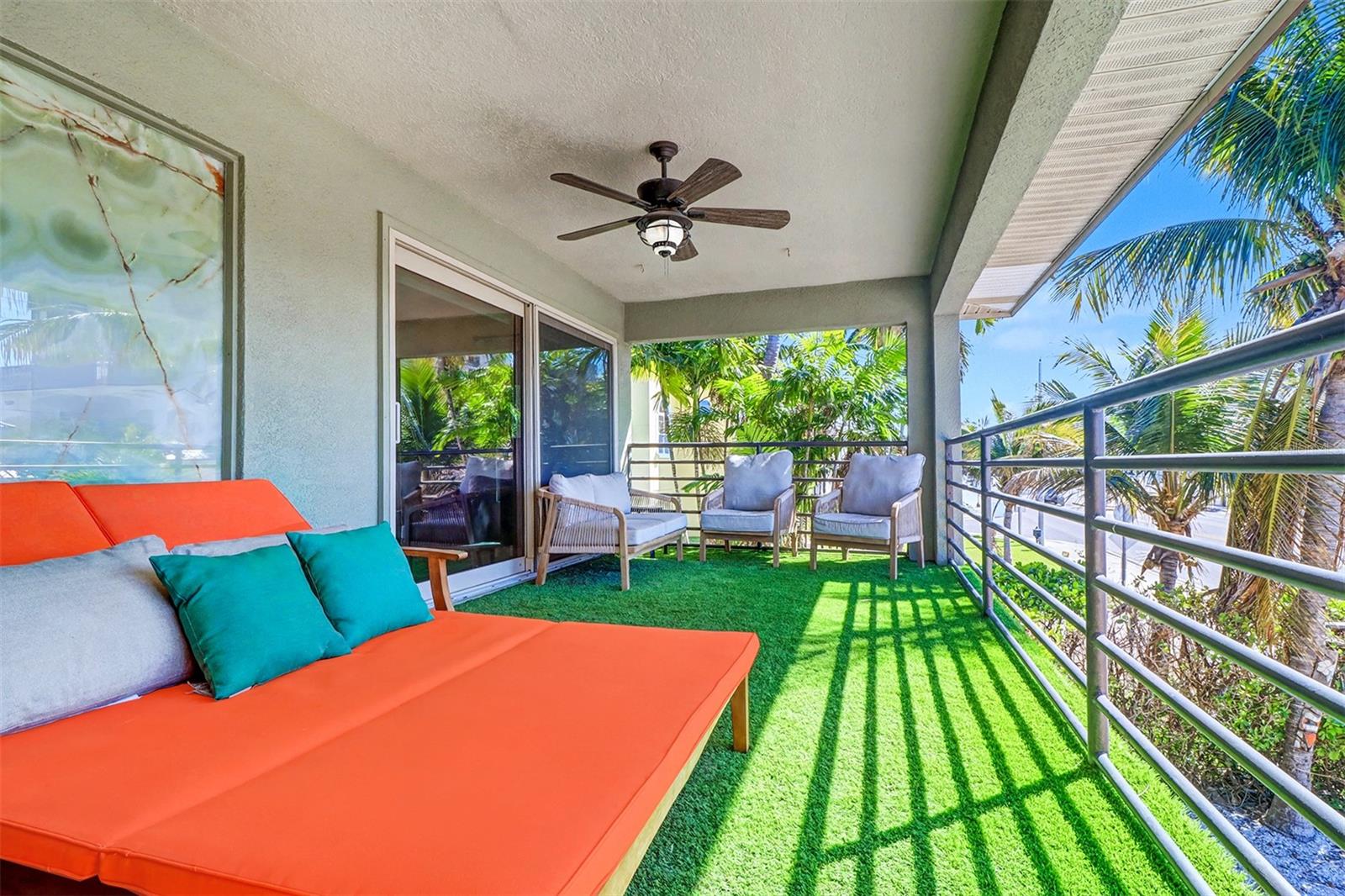 LONE PALM BEACH 1ST ADD - Residential