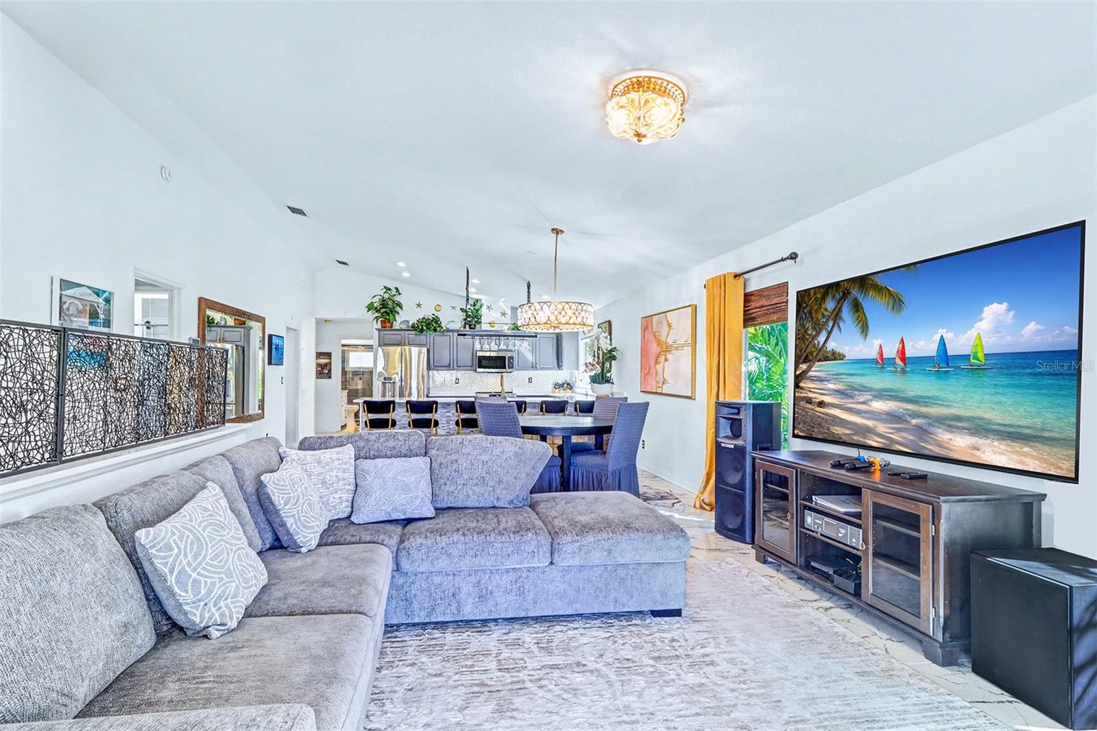 LONE PALM BEACH 1ST ADD - Residential