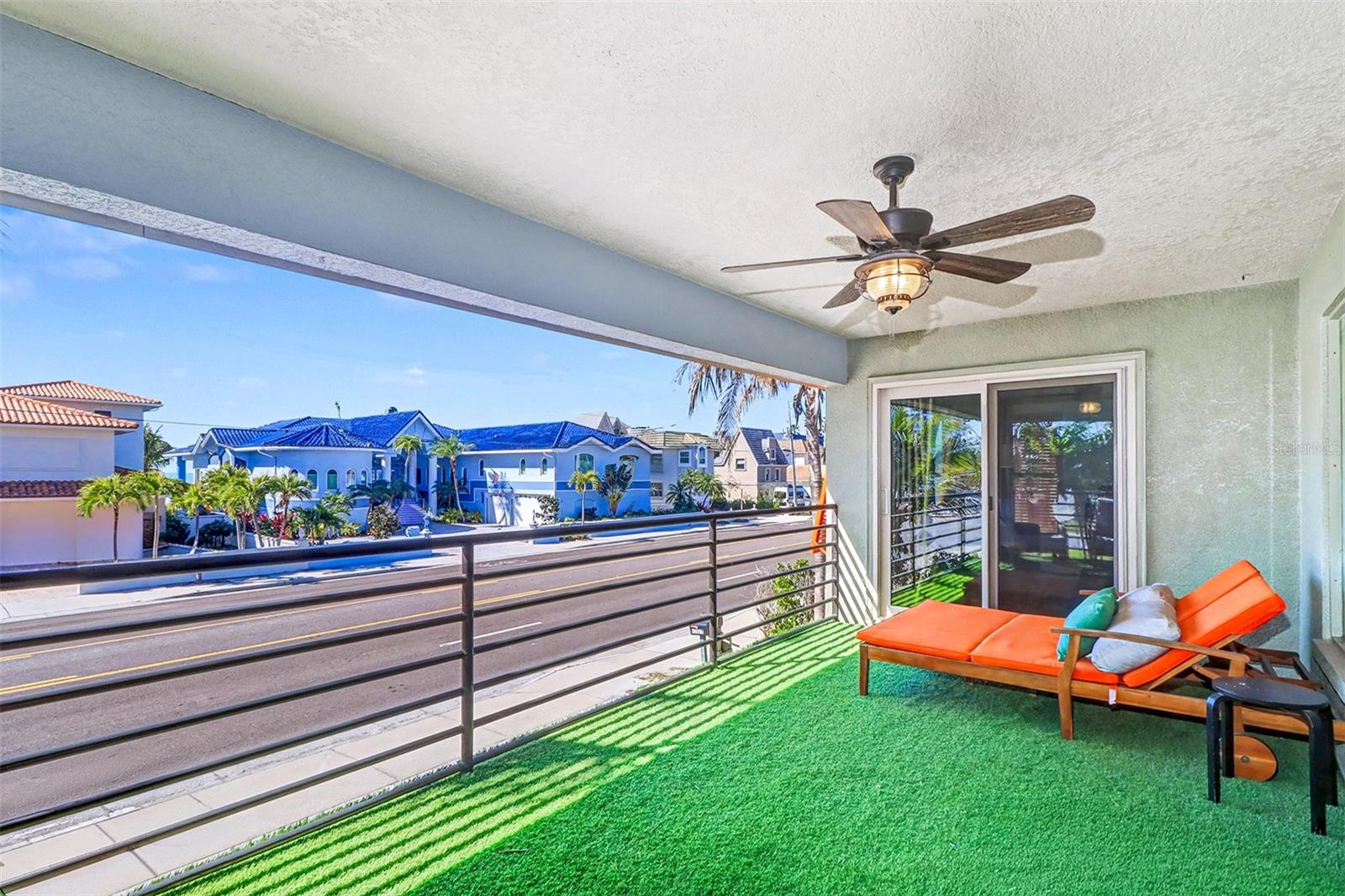 LONE PALM BEACH 1ST ADD - Residential