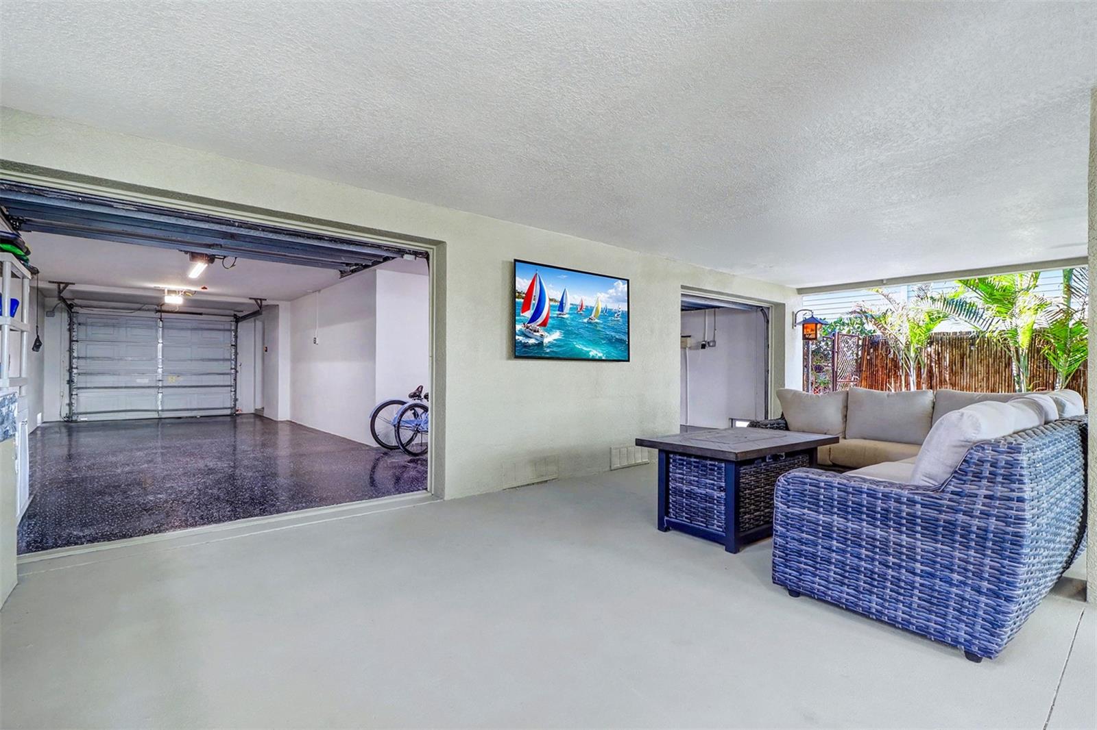 LONE PALM BEACH 1ST ADD - Residential