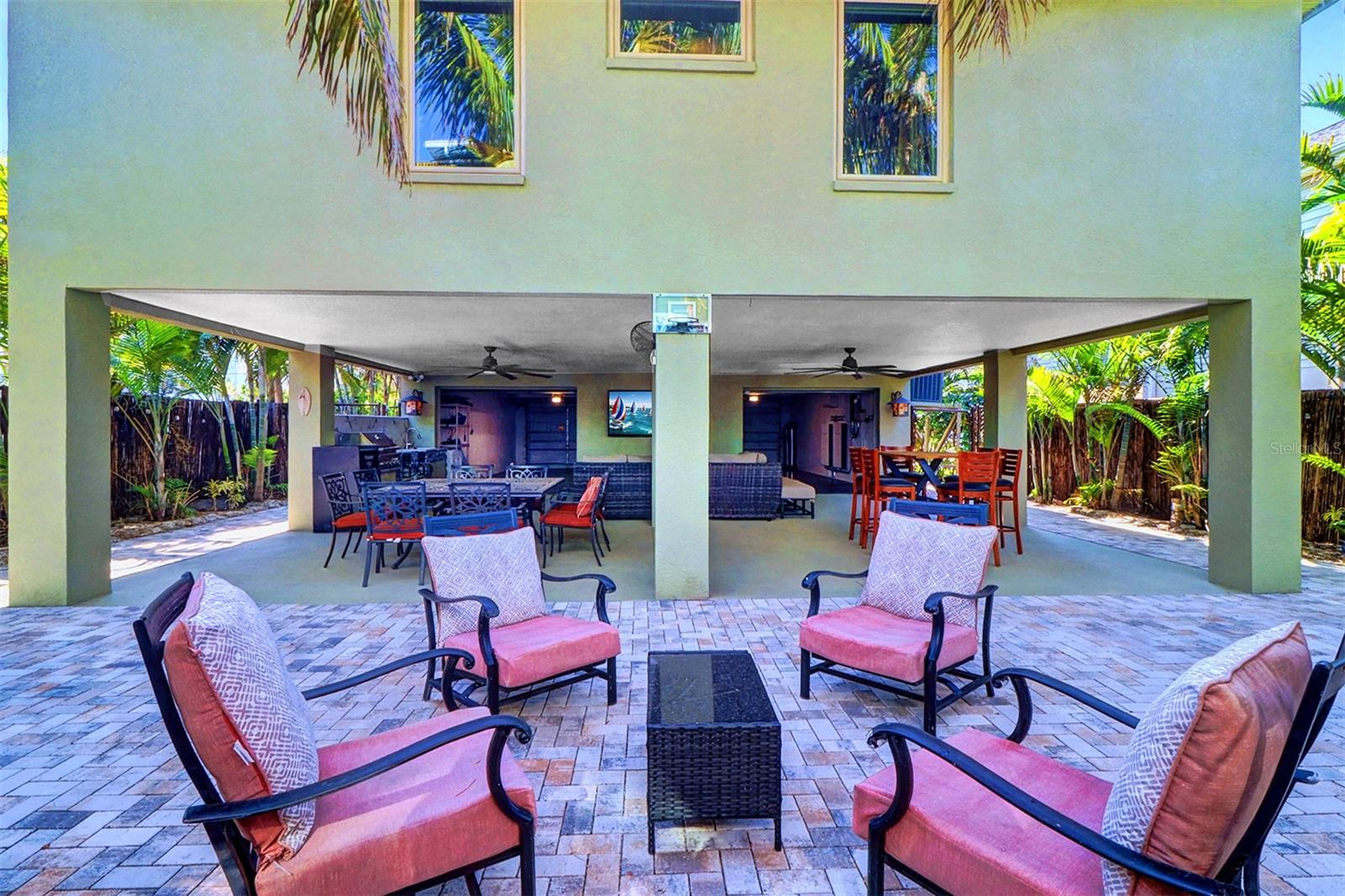 LONE PALM BEACH 1ST ADD - Residential