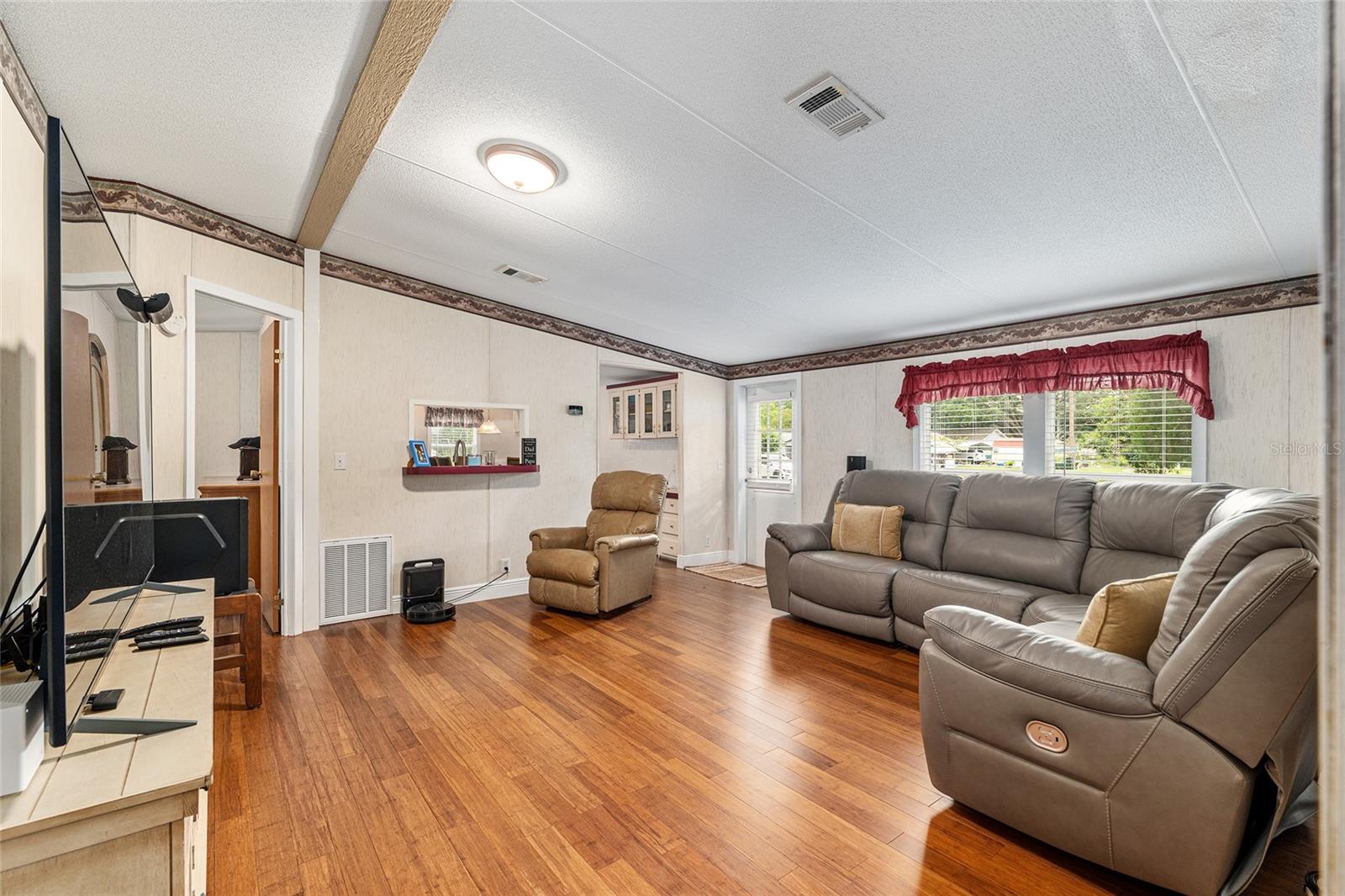 NEWBERRY CHAPMAN & WHITES ADD - Residential