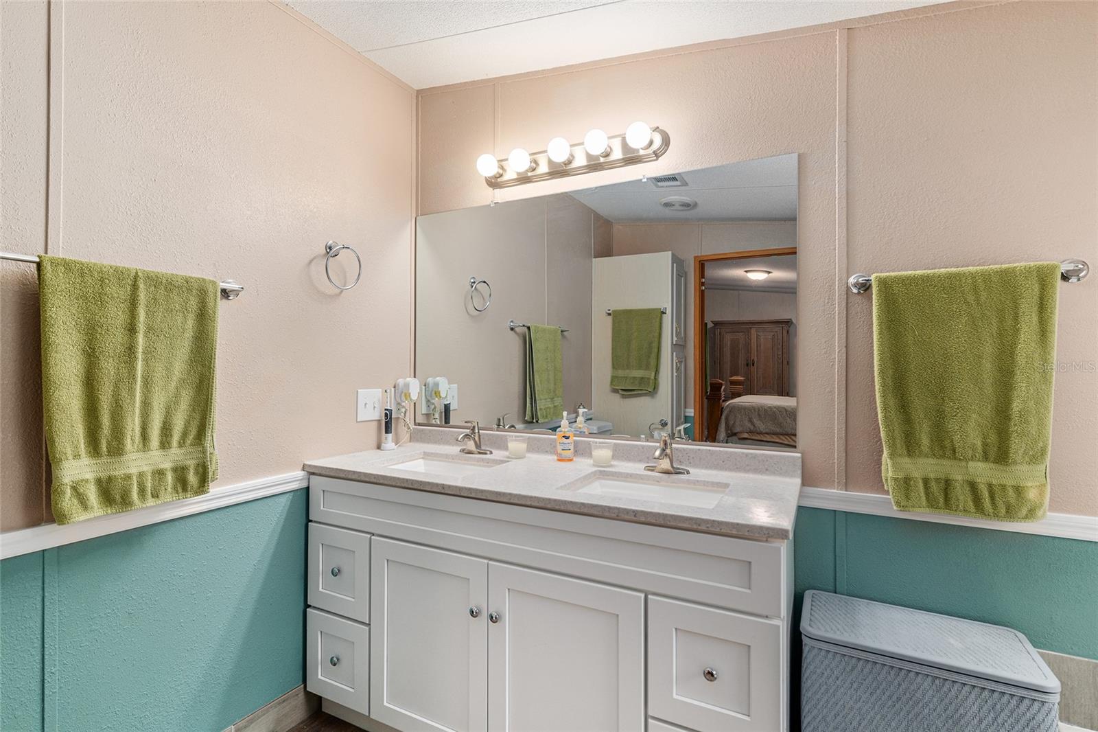 NEWBERRY CHAPMAN & WHITES ADD - Residential