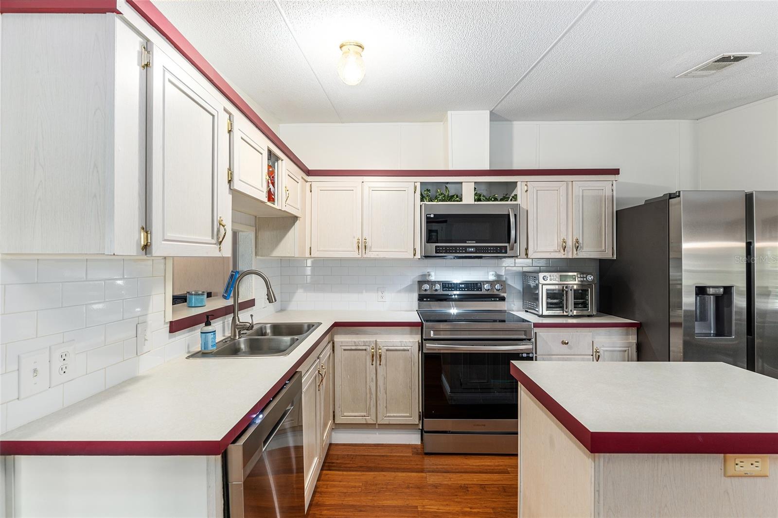 NEWBERRY CHAPMAN & WHITES ADD - Residential